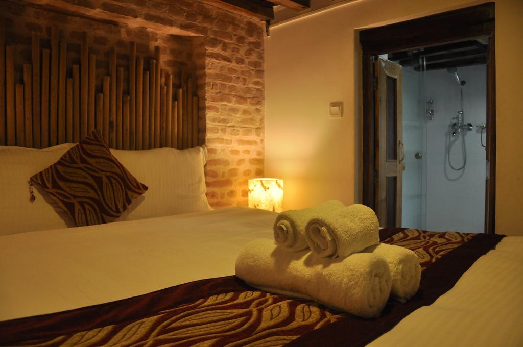 Boutique Heritage Home Lalitpur Esterno foto